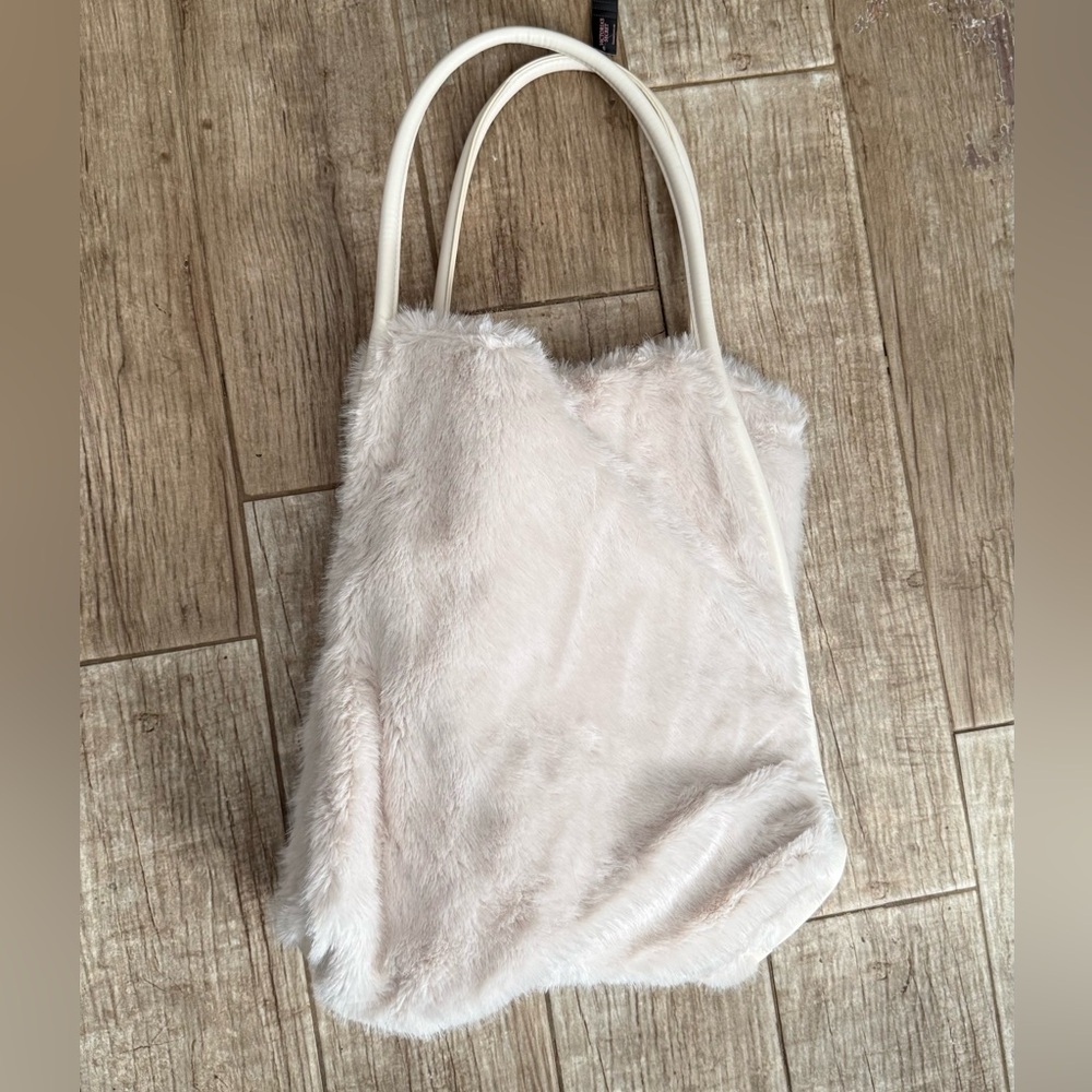 Victoria’s Secret Faux Fur Tote Bag, Brand New with Tags - Picture 3 of 4